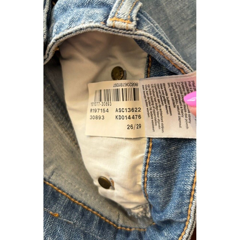 Mavi Women's Star Iconic High Rise Mom Jeans Sz 26 Light Wash - Picture 5 of 6